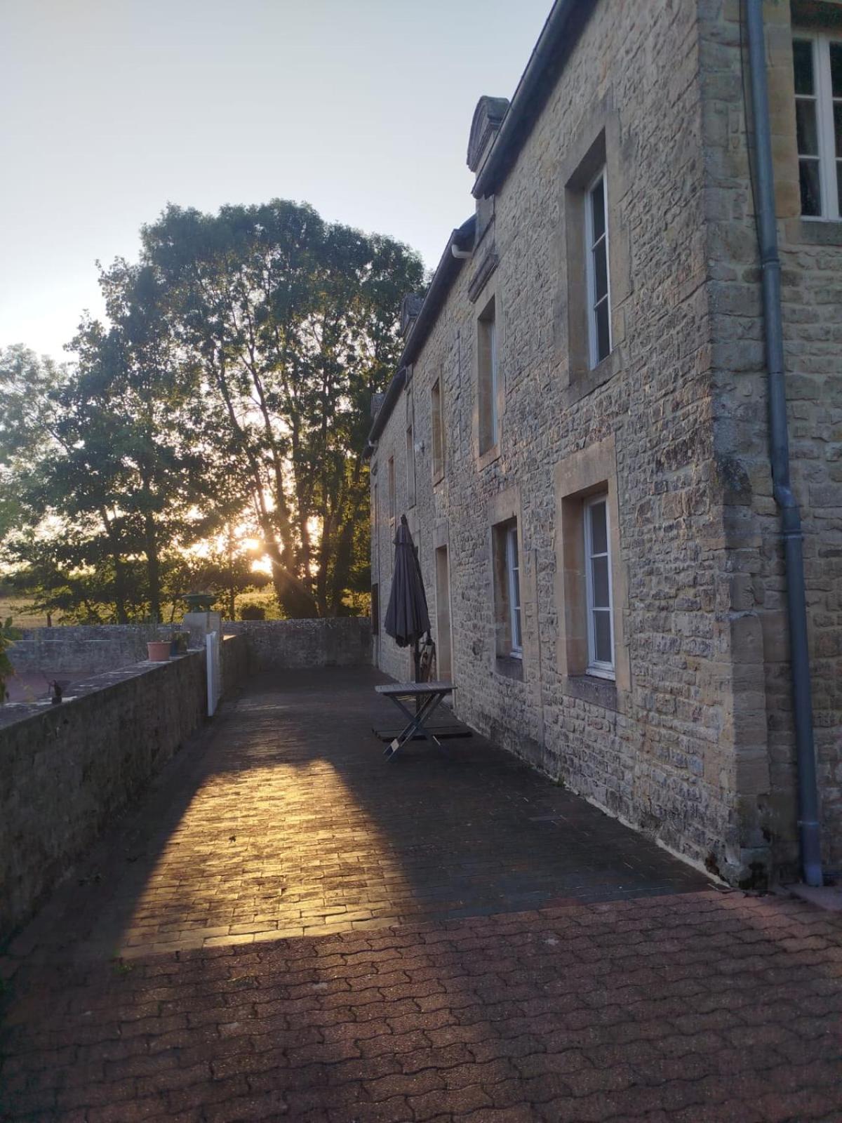 Maison De Charme Tour-en-Bessin Kültér fotó