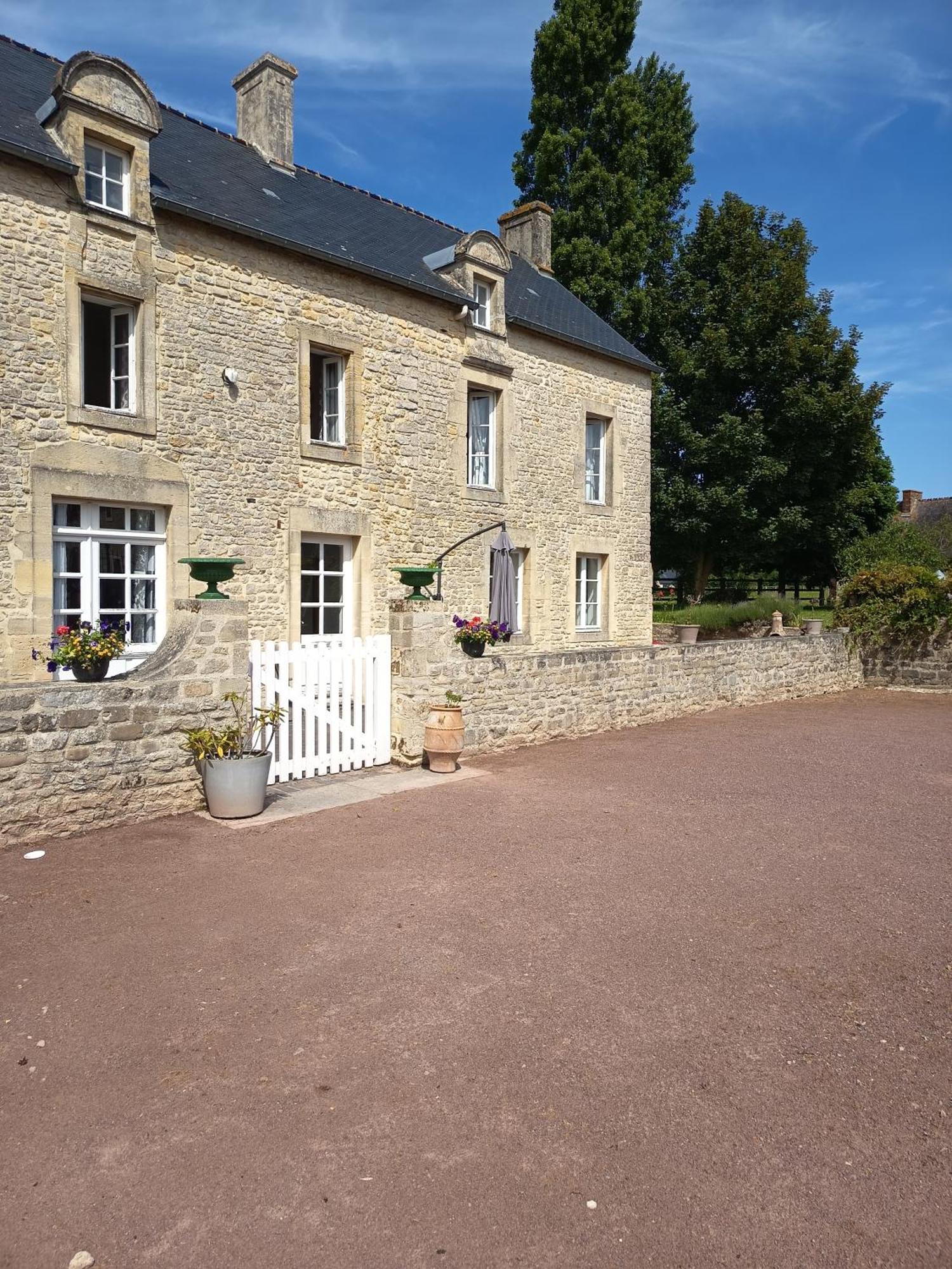 Maison De Charme Tour-en-Bessin Kültér fotó